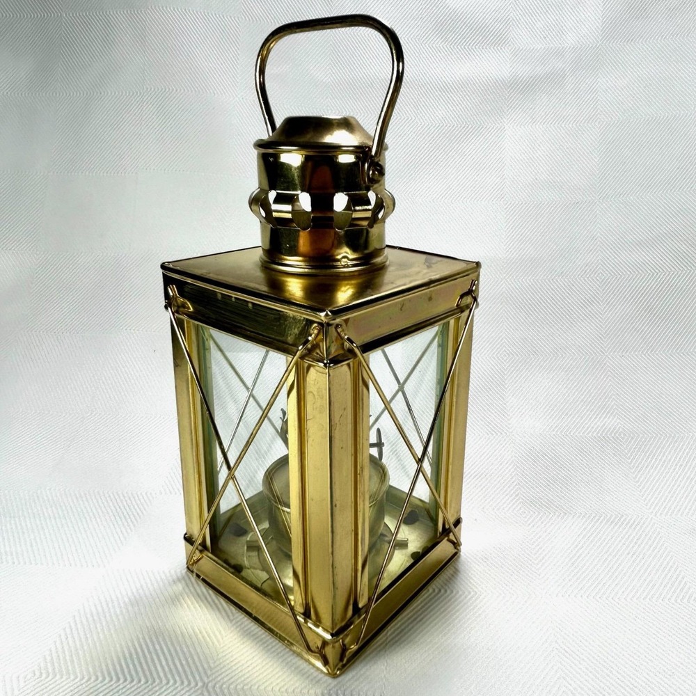 VTG Frankenmuth Gallery 8" Kerosene Oil Lantern– Brass Finish Nautical/Maritime - Picture 2 of 7